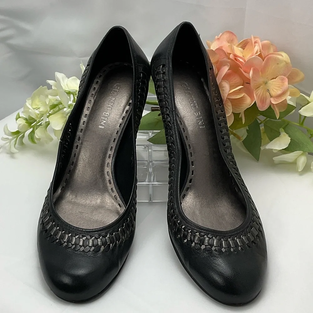 Gianni Bini Women’s 6/7 Black & Gray Leather Pump‎